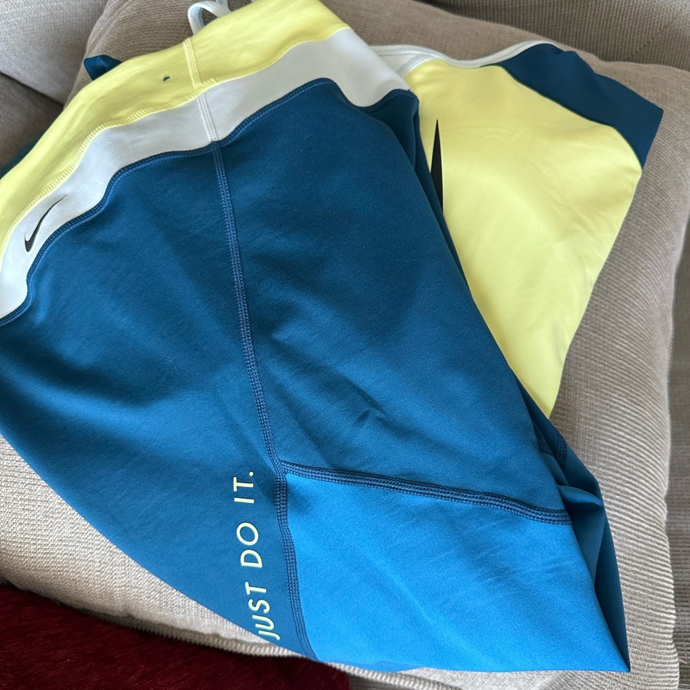 Nike outfit women’s